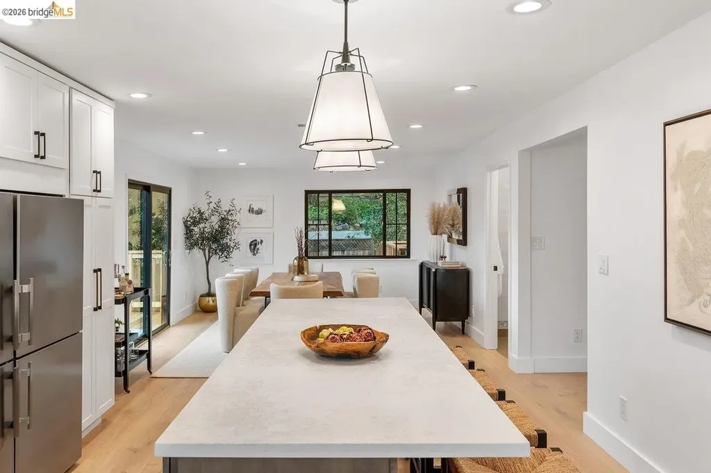 4207 Laguna Avenue Oakland CA 94602