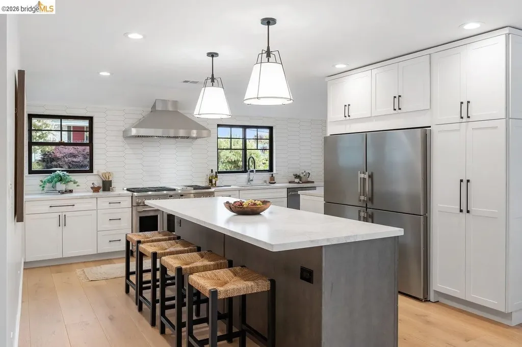 4207 Laguna Avenue Oakland CA 94602