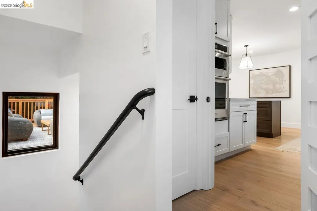 4207 Laguna Avenue Oakland CA 94602