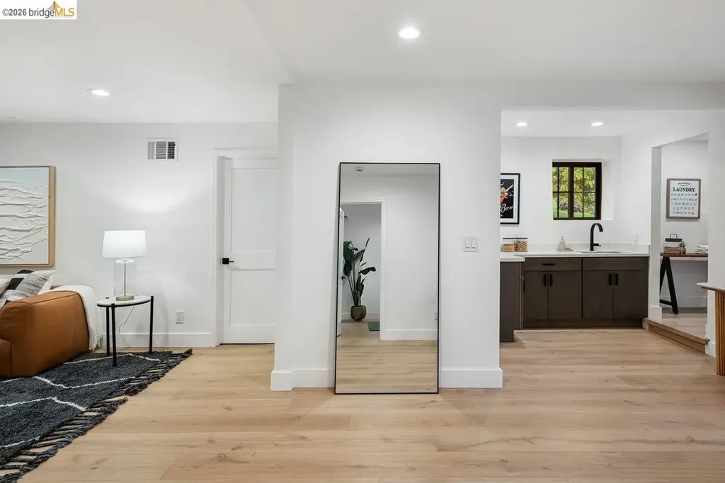 4207 Laguna Avenue Oakland CA 94602