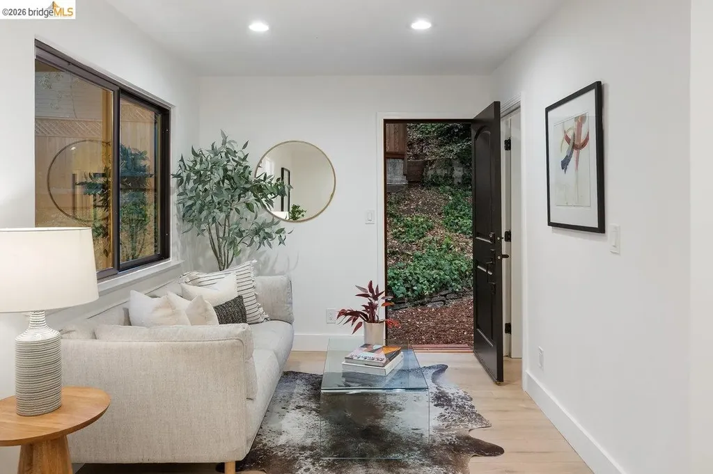 4207 Laguna Avenue Oakland CA 94602