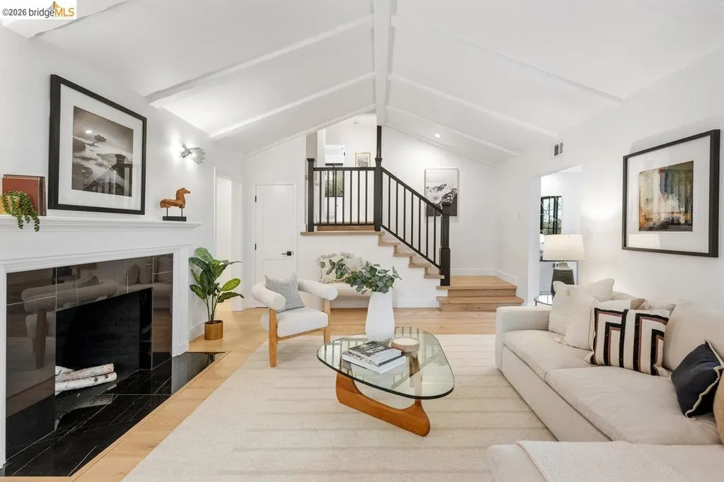 4207 Laguna Avenue Oakland CA 94602