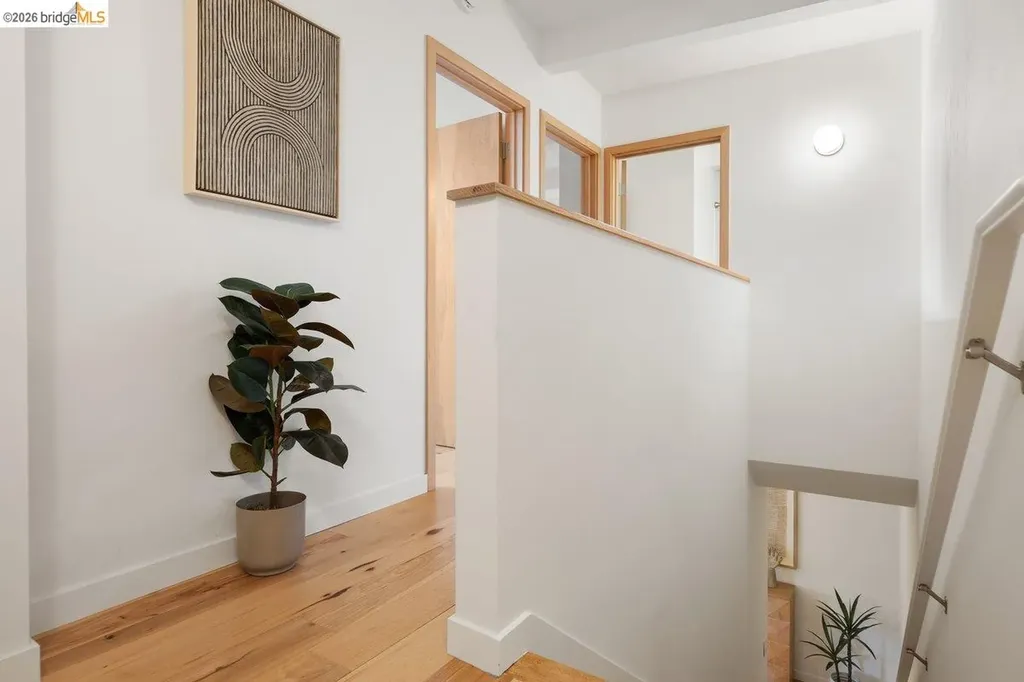 433 Capricorn Avenue Oakland CA 94611