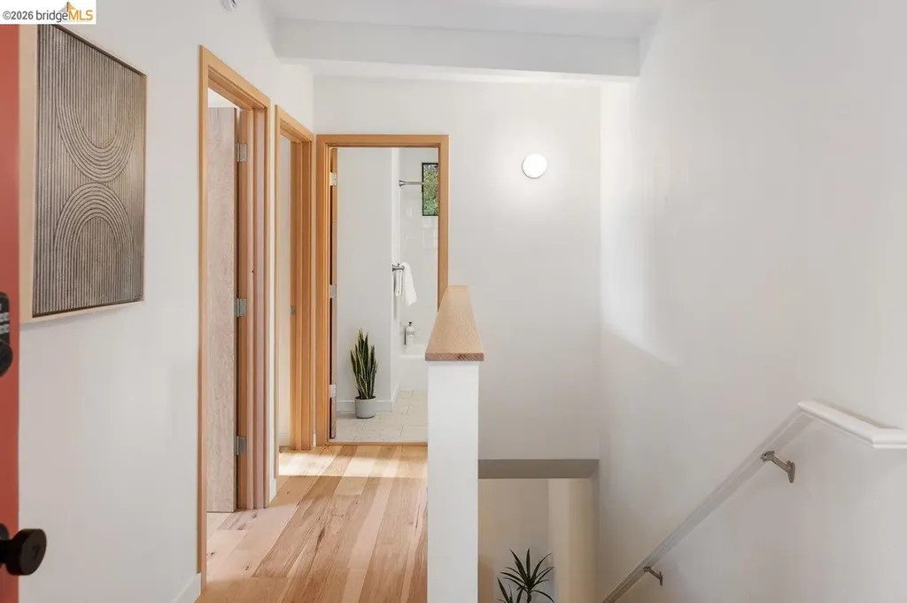 433 Capricorn Avenue Oakland CA 94611