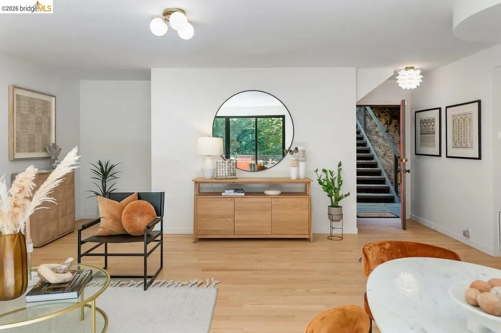 433 Capricorn Avenue Oakland CA 94611