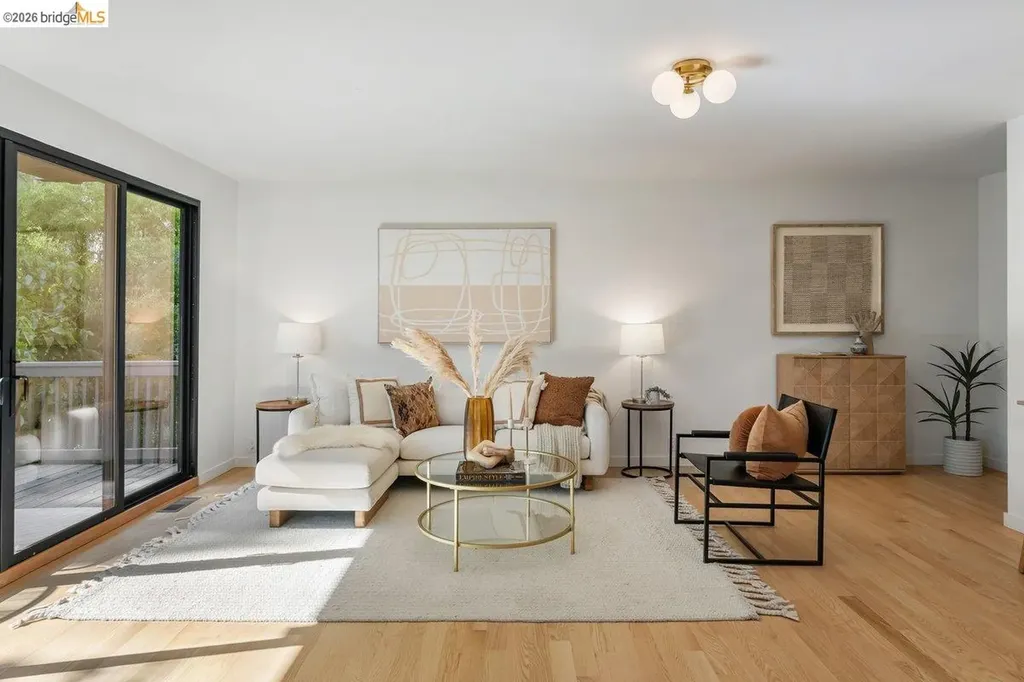433 Capricorn Avenue Oakland CA 94611