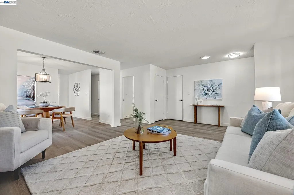 5195 Camino Alta Mira Castro Valley CA 94546