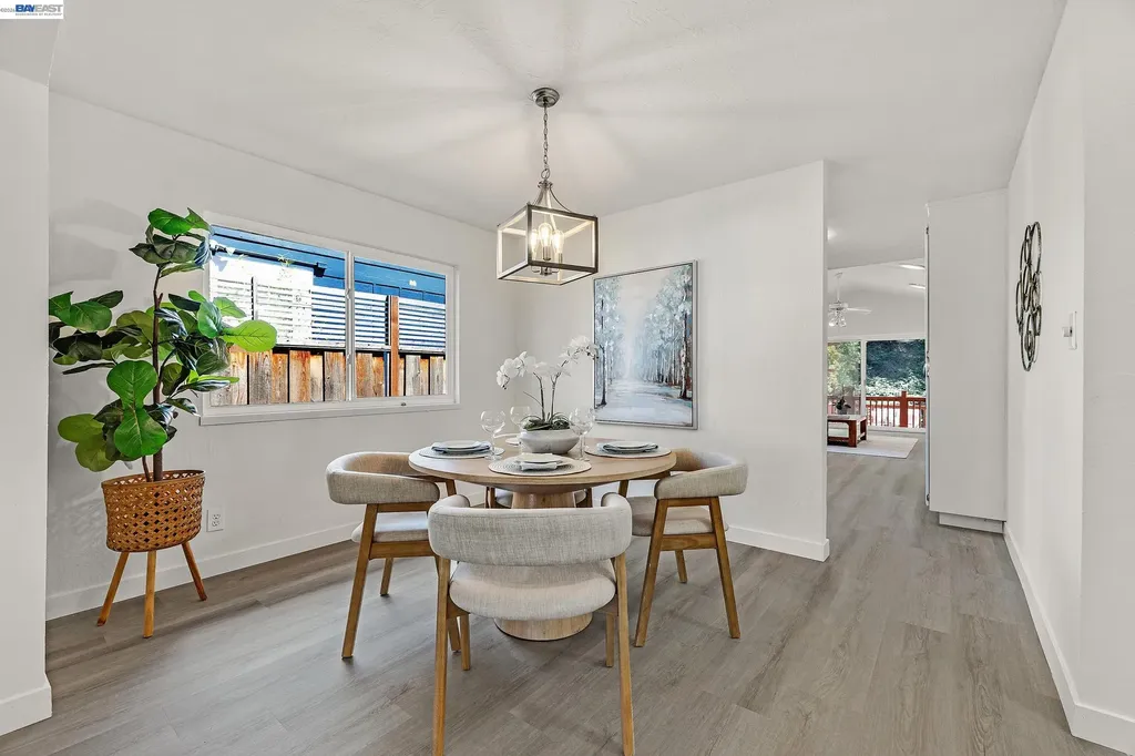 5195 Camino Alta Mira Castro Valley CA 94546