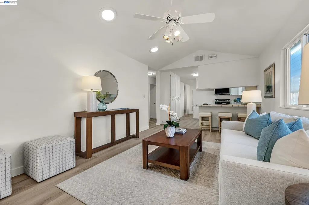 5195 Camino Alta Mira Castro Valley CA 94546