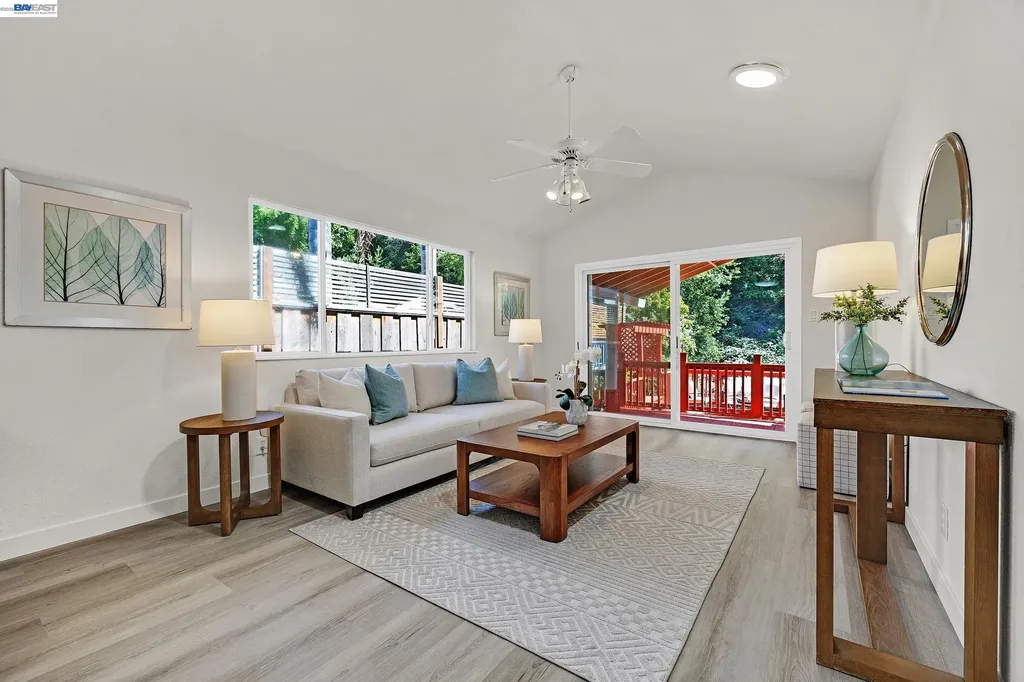 5195 Camino Alta Mira Castro Valley CA 94546