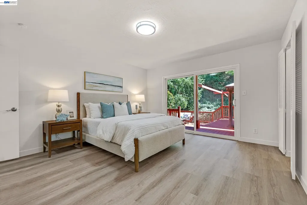 5195 Camino Alta Mira Castro Valley CA 94546