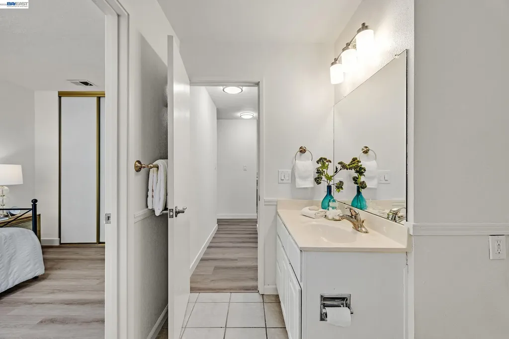 5195 Camino Alta Mira Castro Valley CA 94546