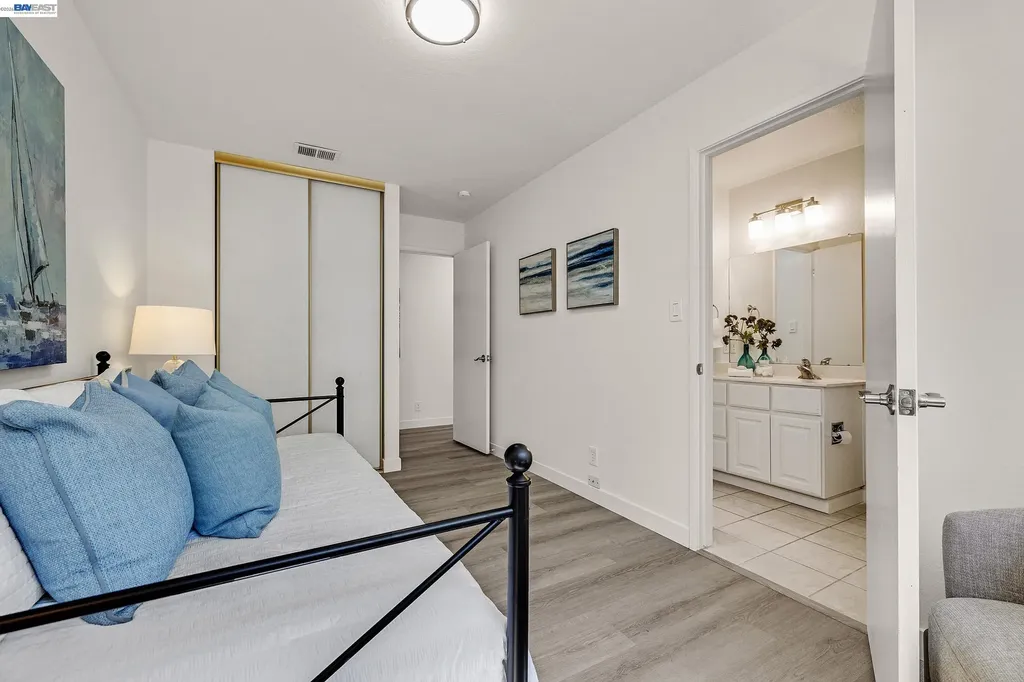 5195 Camino Alta Mira Castro Valley CA 94546
