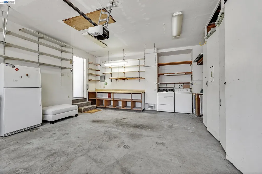 5195 Camino Alta Mira Castro Valley CA 94546