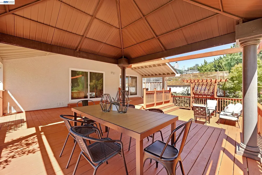 5195 Camino Alta Mira Castro Valley CA 94546