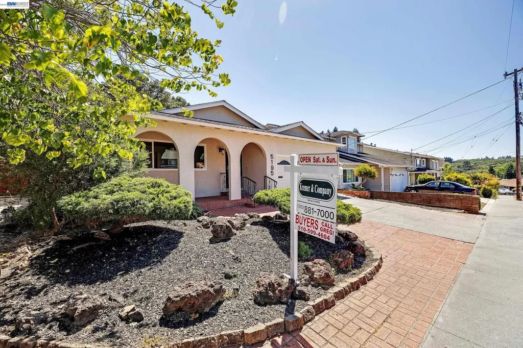 5195 Camino Alta Mira Castro Valley CA 94546