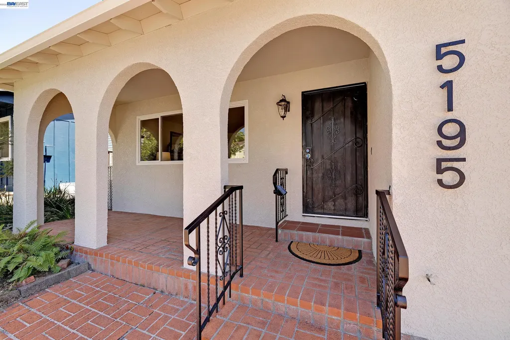 5195 Camino Alta Mira Castro Valley CA 94546