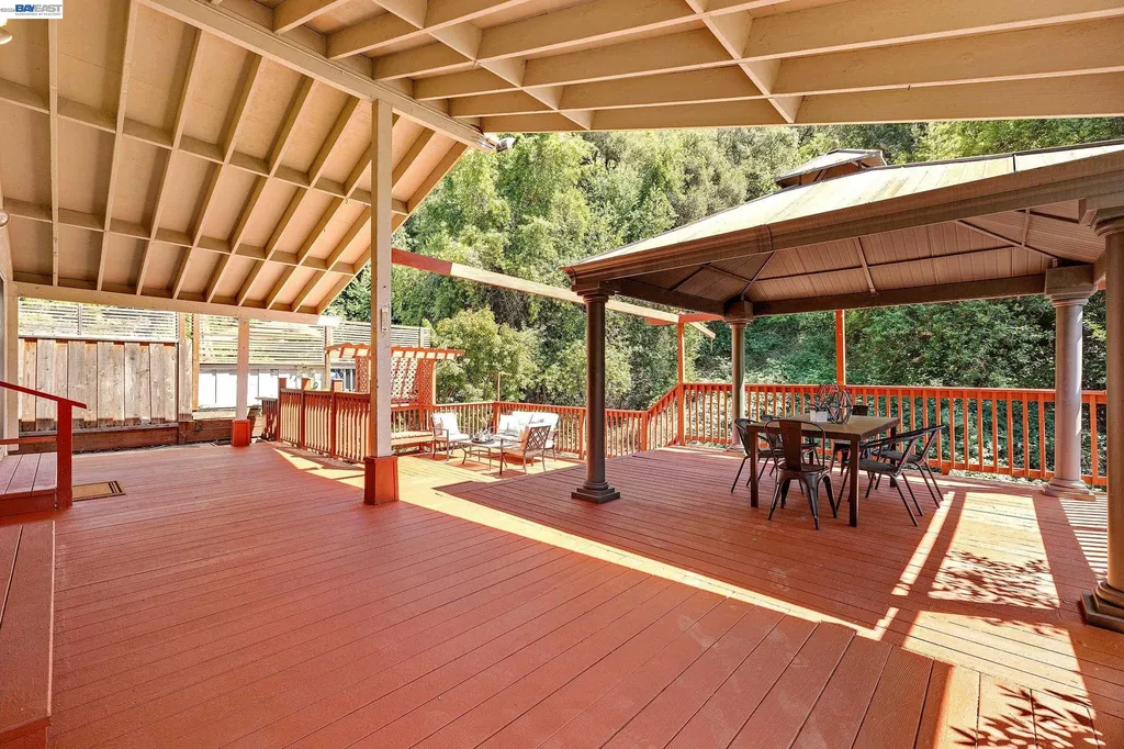 5195 Camino Alta Mira Castro Valley CA 94546