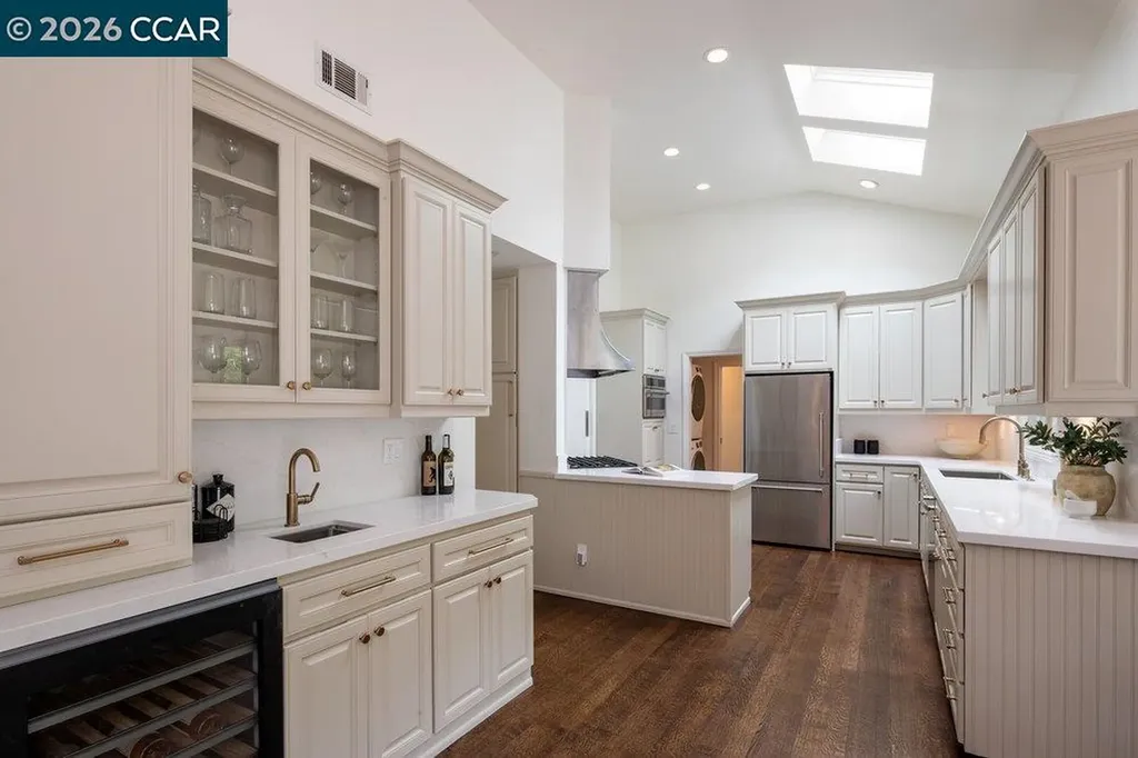 187 Moraga Way Orinda CA 94563