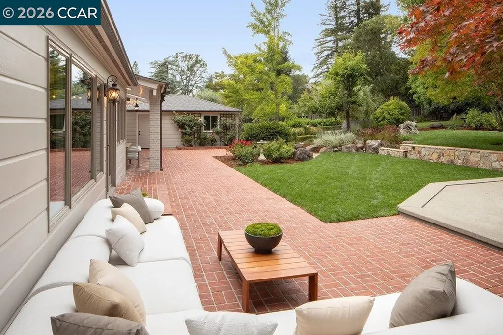 187 Moraga Way Orinda CA 94563