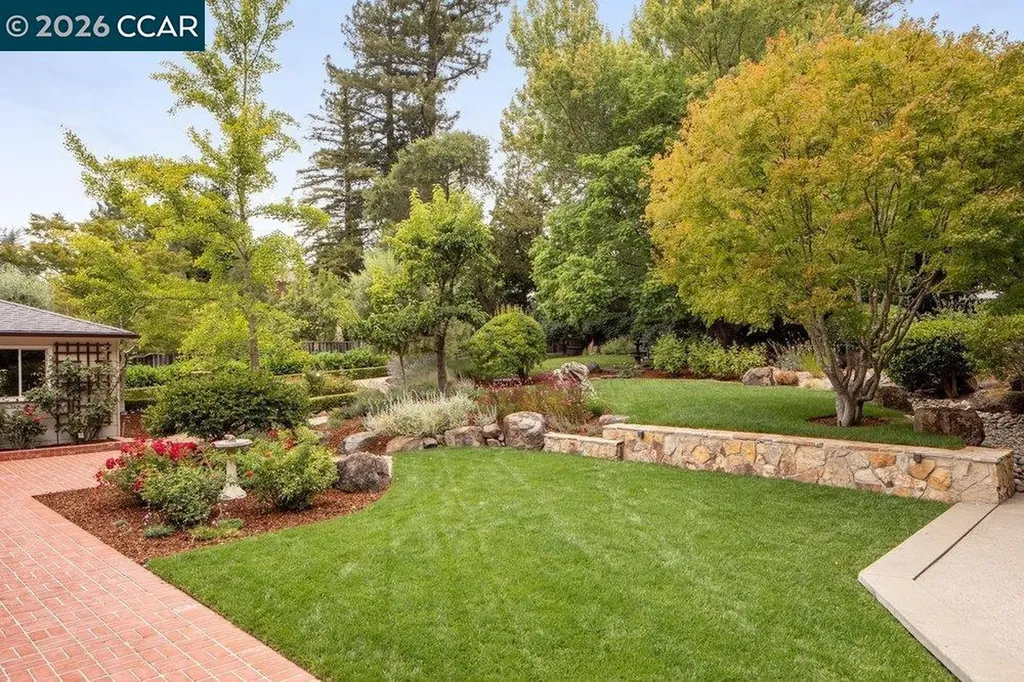 187 Moraga Way Orinda CA 94563