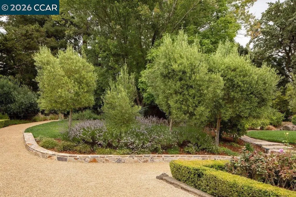 187 Moraga Way Orinda CA 94563