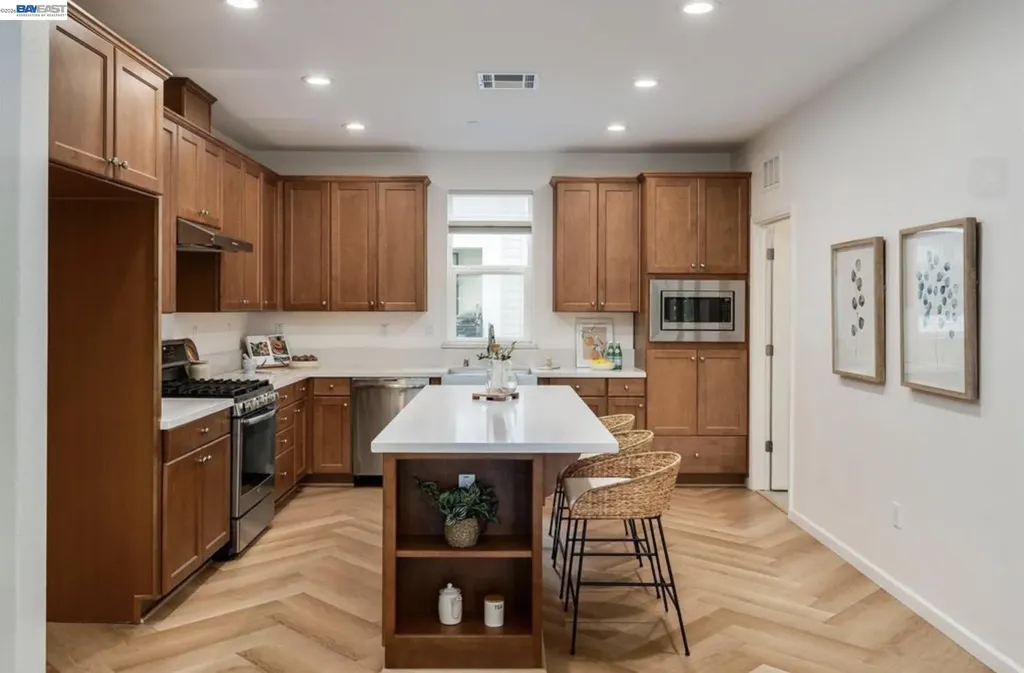 203 Burbank Street Hayward CA 94541