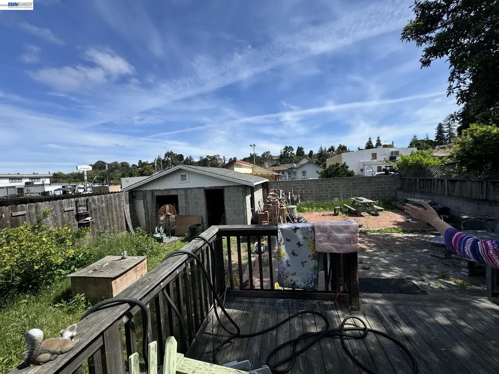 20940 Montgomery Avenue Hayward CA 94541
