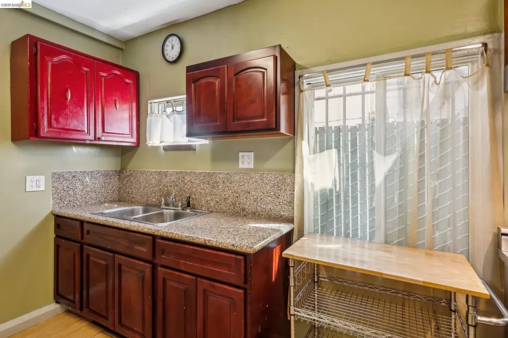 1820 International Boulevard Oakland CA 94606