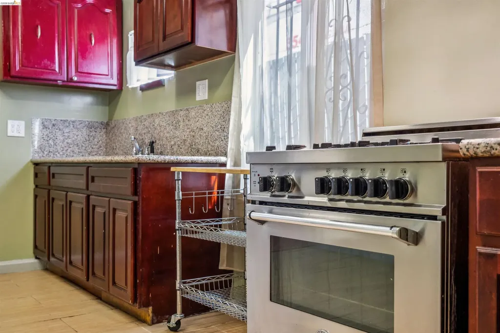 1820 International Boulevard Oakland CA 94606