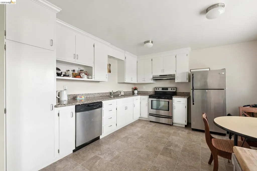 3054 Bona Street Oakland CA 94601