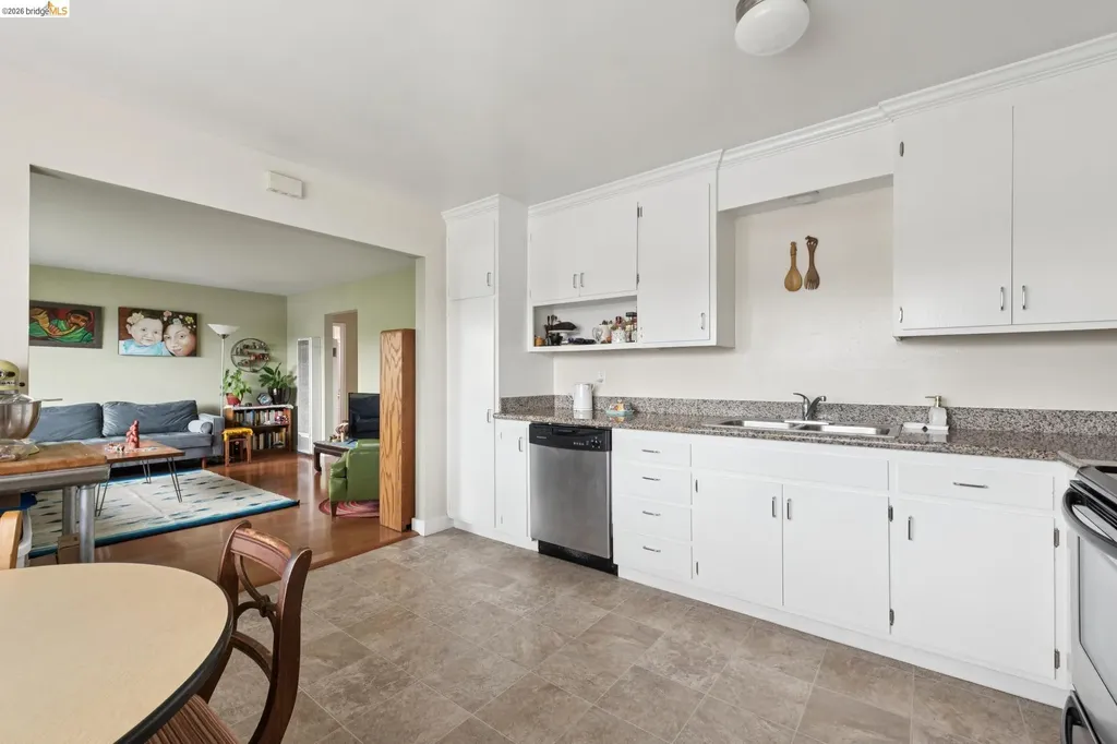 3054 Bona Street Oakland CA 94601