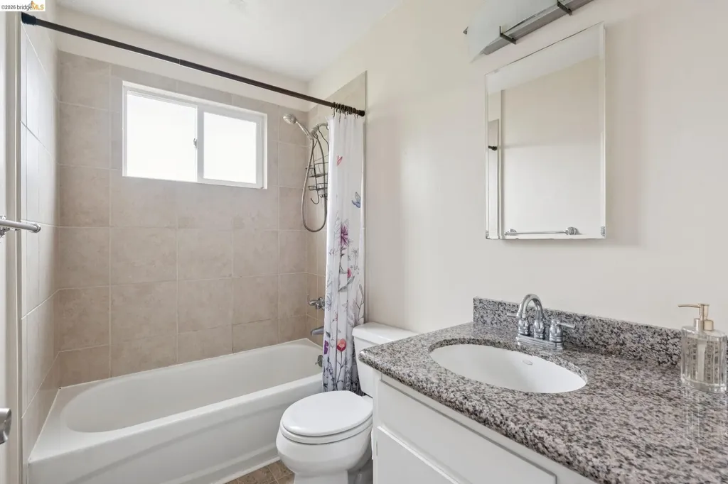 3054 Bona Street Oakland CA 94601