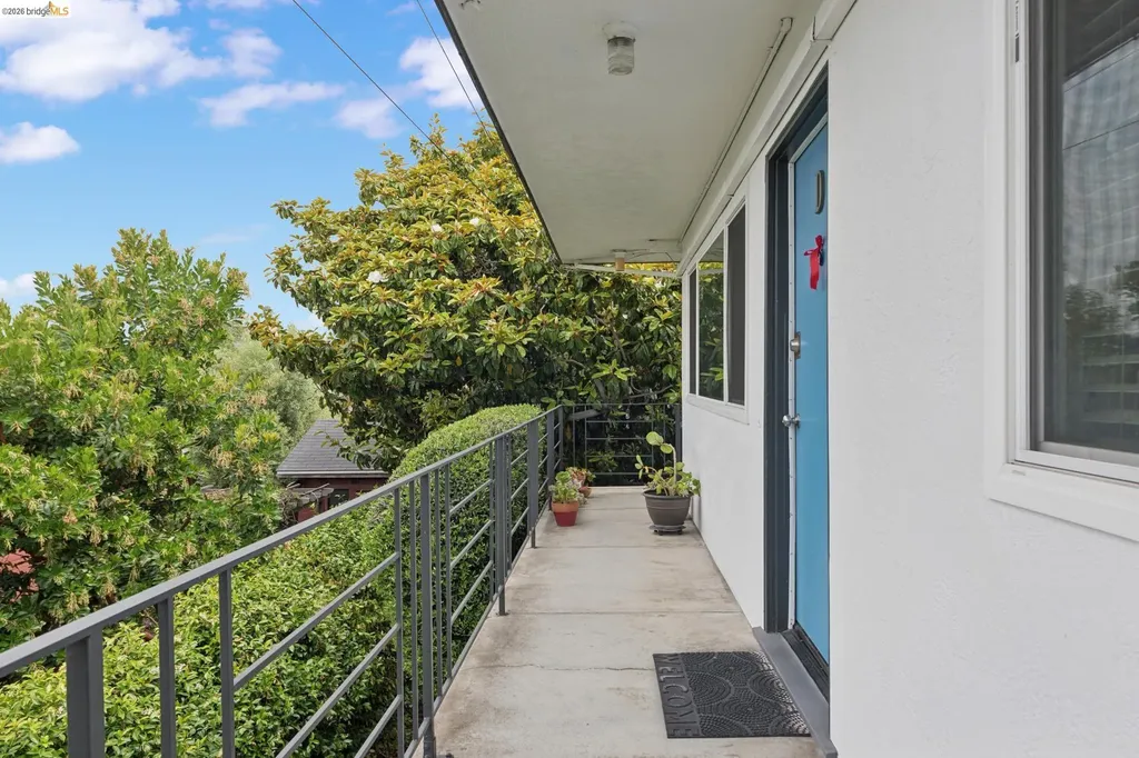 3054 Bona Street Oakland CA 94601