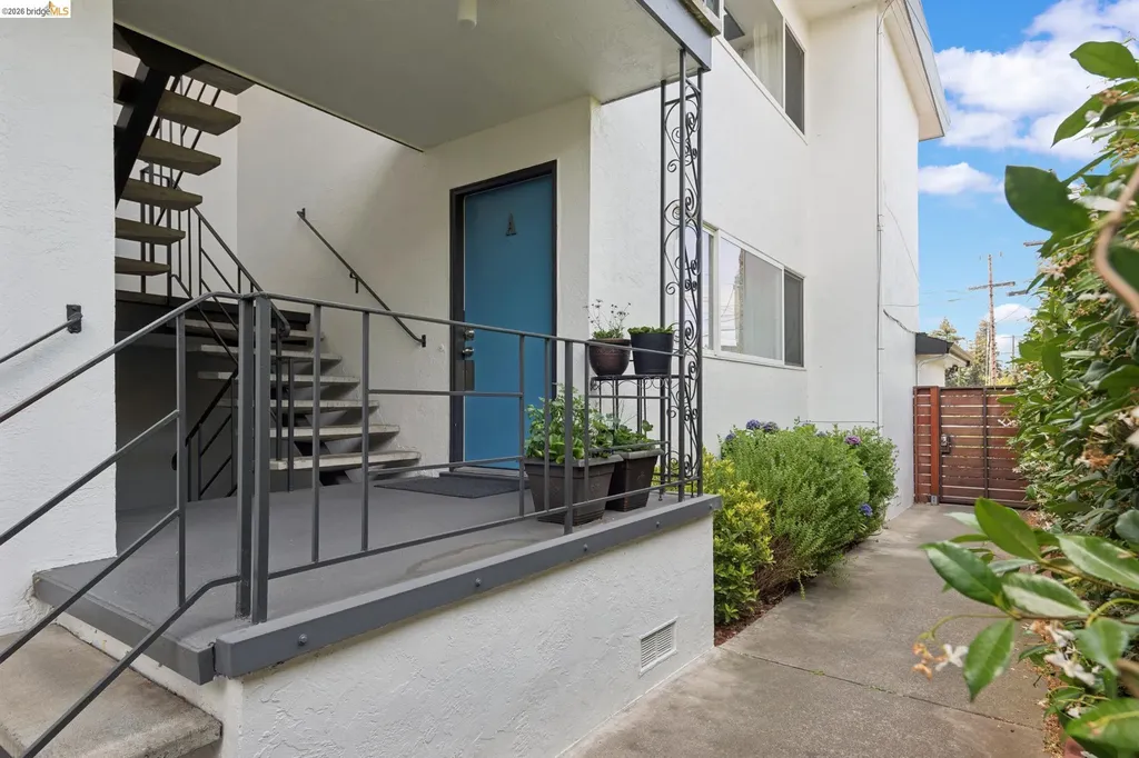 3054 Bona Street Oakland CA 94601