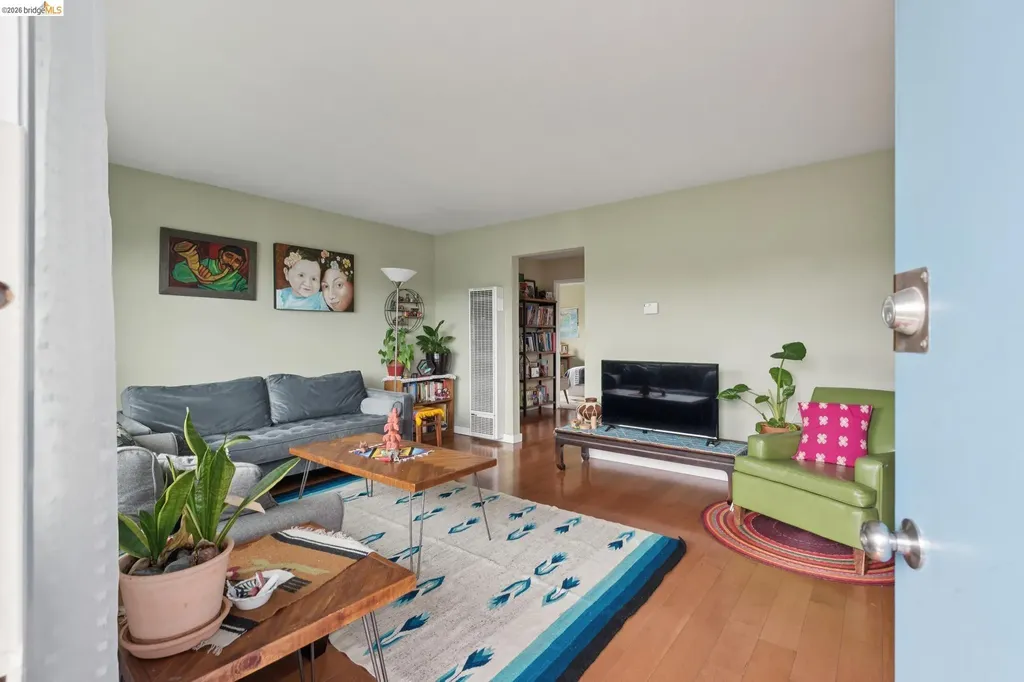 3054 Bona Street Oakland CA 94601