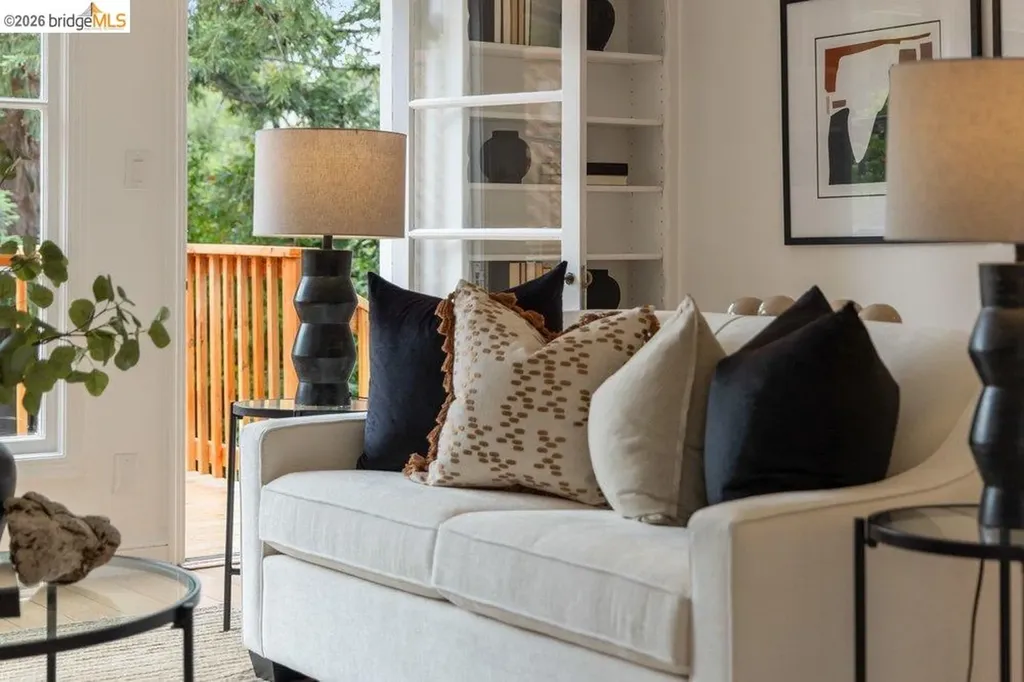 31 Harbord Court Oakland CA 94618