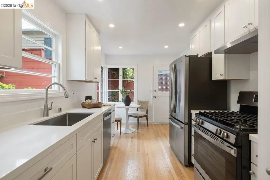 31 Harbord Court Oakland CA 94618