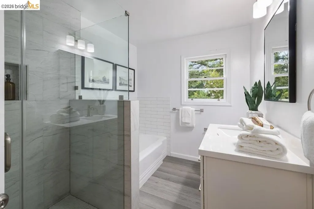 31 Harbord Court Oakland CA 94618