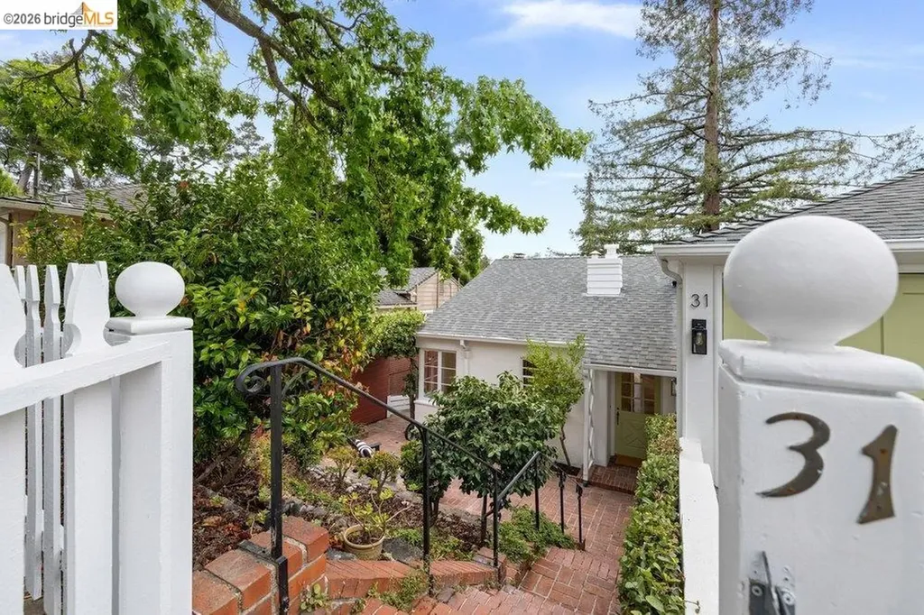 31 Harbord Court Oakland CA 94618