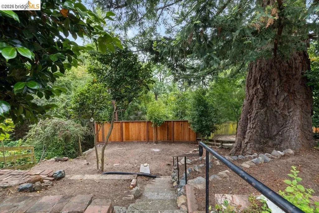 31 Harbord Court Oakland CA 94618