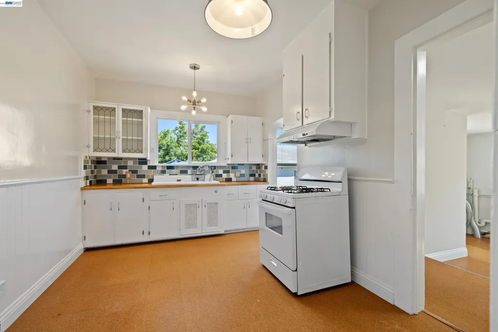 22836 High Street Hayward CA 94541