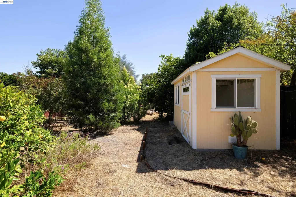 22836 High Street Hayward CA 94541