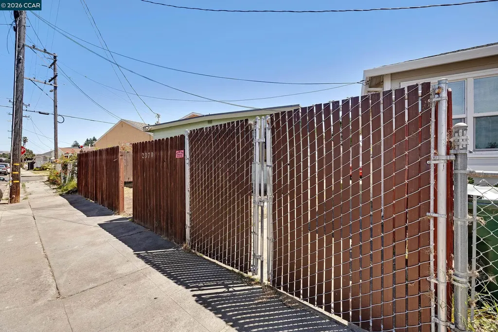 2370 Pine Avenue Richmond CA 94806