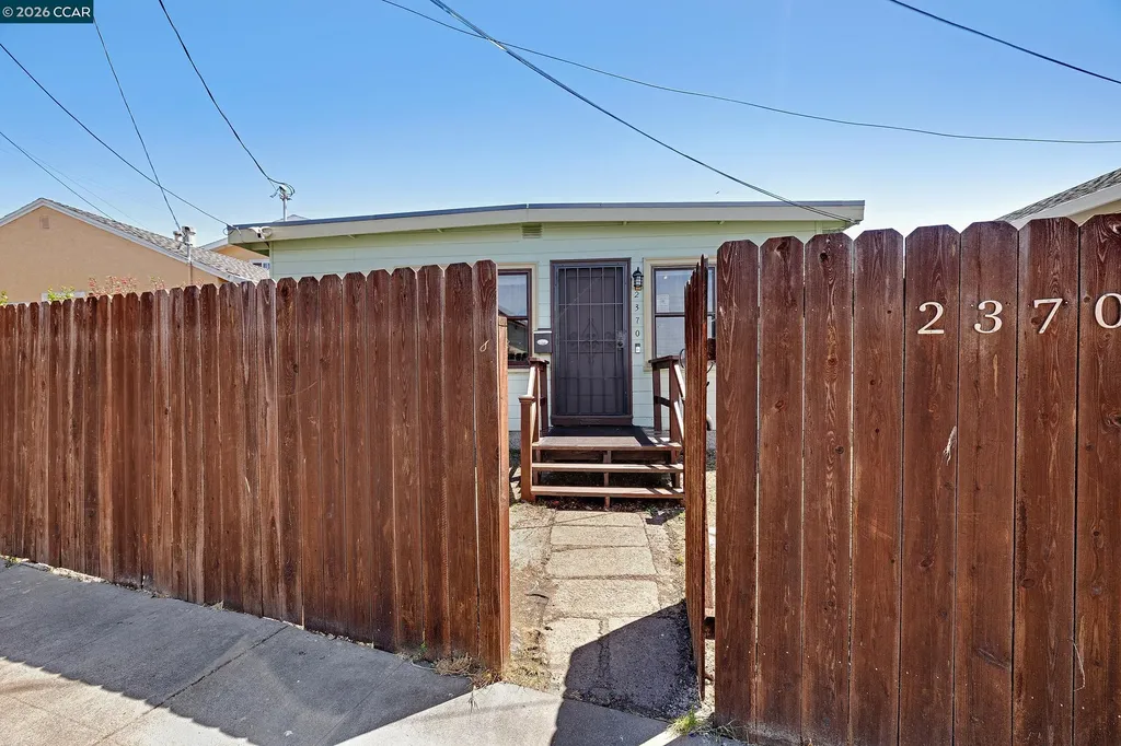 2370 Pine Avenue Richmond CA 94806