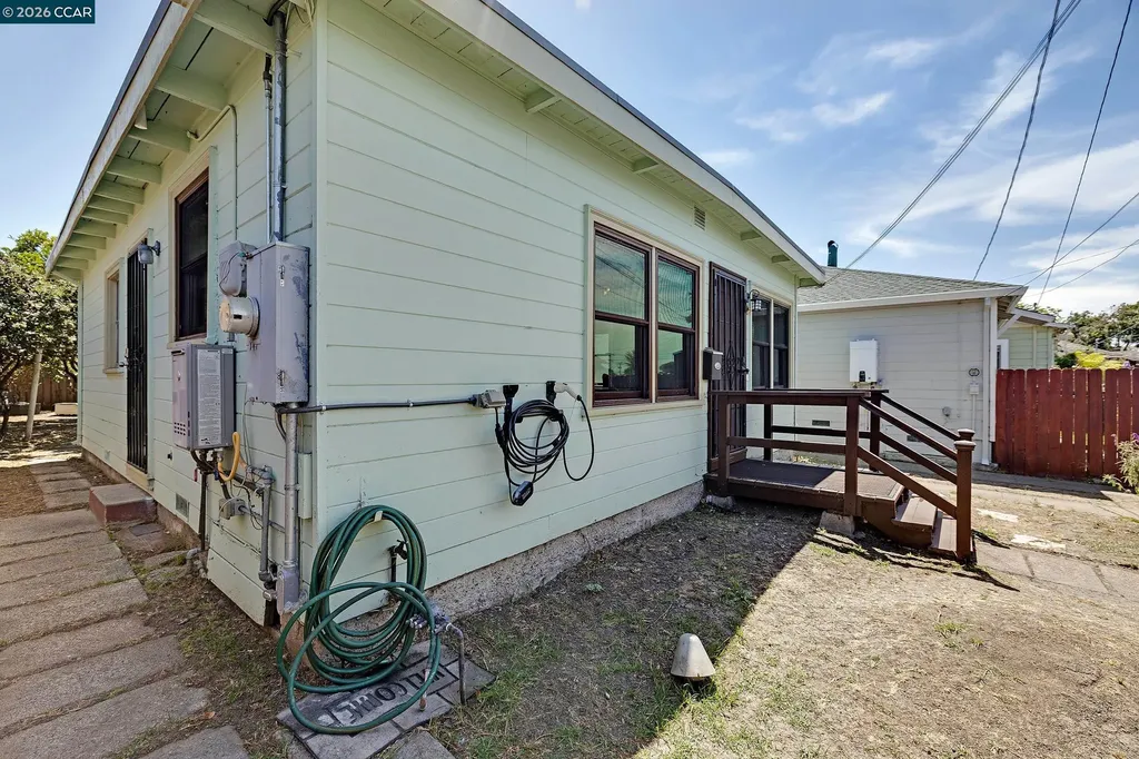 2370 Pine Avenue Richmond CA 94806