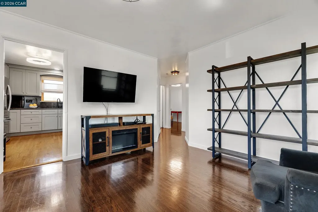 2370 Pine Avenue Richmond CA 94806