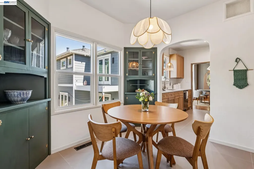 467 Santa Clara Avenue Alameda CA 94501