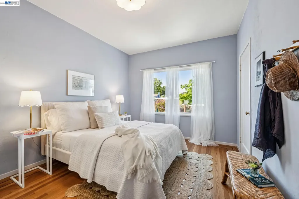 467 Santa Clara Avenue Alameda CA 94501