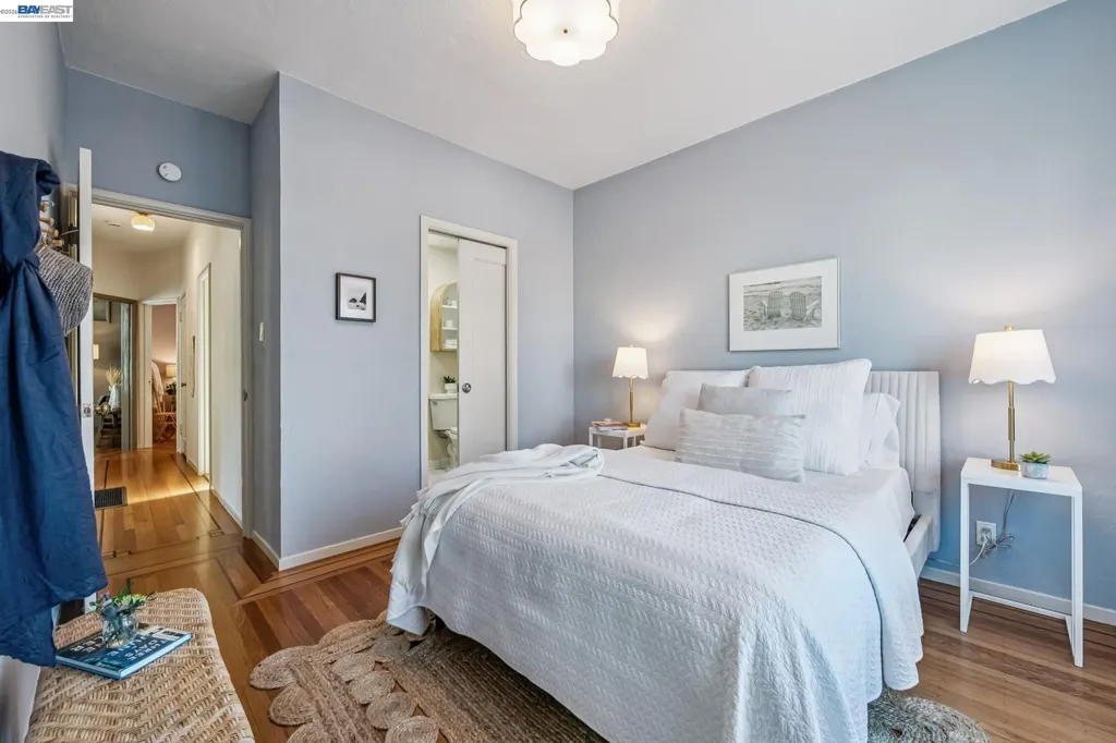 467 Santa Clara Avenue Alameda CA 94501